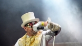 Vyprodaný Pekelný ostrov opět exceloval! Fanoušky přivítal zbrusu nový plážový areál, Royal Republic, špička české rockmetalové scény a úžasná atmosféra! (95 / 99)