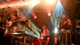 Vyprodaný Pekelný ostrov opět exceloval! Fanoušky přivítal zbrusu nový plážový areál, Royal Republic, špička české rockmetalové scény a úžasná atmosféra! (95 / 98)