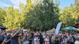 Den obce Ostravice roztančil publikum. Cross Orchestra, Legendy se vrací i Support Lesbiens se postarali o skvělou atmosféru (26 / 87)
