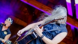 Den obce Ostravice roztančil publikum. Cross Orchestra, Legendy se vrací i Support Lesbiens se postarali o skvělou atmosféru (43 / 87)