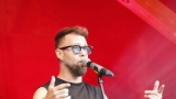 Den obce Ostravice roztančil publikum. Cross Orchestra, Legendy se vrací i Support Lesbiens se postarali o skvělou atmosféru (47 / 87)