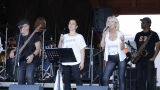 Den obce Ostravice roztančil publikum. Cross Orchestra, Legendy se vrací i Support Lesbiens se postarali o skvělou atmosféru (65 / 87)