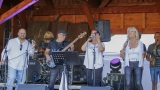 Den obce Ostravice roztančil publikum. Cross Orchestra, Legendy se vrací i Support Lesbiens se postarali o skvělou atmosféru (76 / 87)