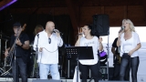 Den obce Ostravice roztančil publikum. Cross Orchestra, Legendy se vrací i Support Lesbiens se postarali o skvělou atmosféru (79 / 87)
