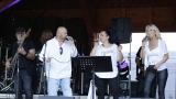 Den obce Ostravice roztančil publikum. Cross Orchestra, Legendy se vrací i Support Lesbiens se postarali o skvělou atmosféru (80 / 87)