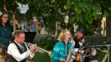 Swing Melody roztančili park za KD Radost. Havířov si užil letní swingovou pohodu (39 / 52)