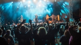 Dobře obsazený Farák Fest vol. 11 nabídl multižánrový obsah a kvalitní zázemí všem zúčastněným (27 / 33)