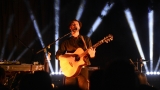 Thom Artway si svým energickým koncertem s premiérou videoklipu All I Know podmanil Malostranskou besedu  v Praze! (6 / 39)