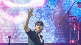 Enrique Iglesias (33 / 48)