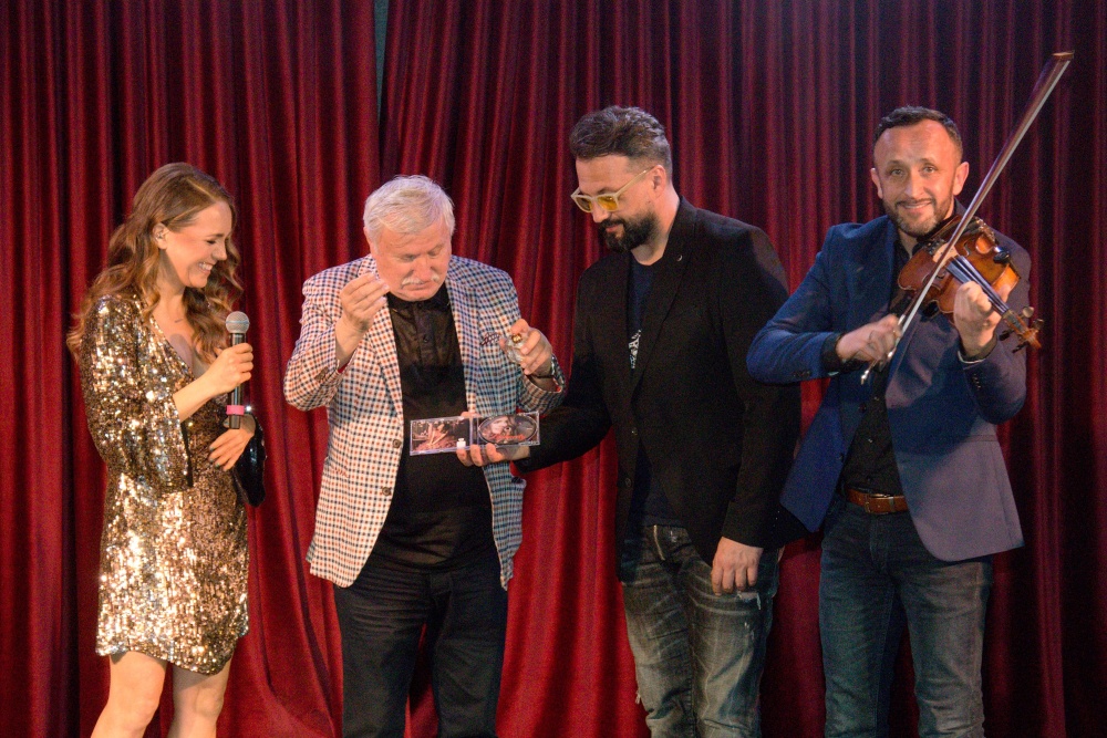 Dvě skladby na nové album složil Peter Fider a …
