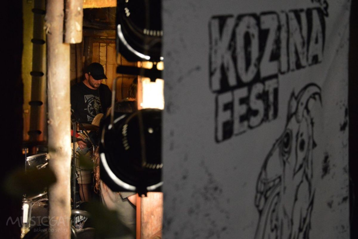 Další kapela, která nám zpříjemnila večer, …