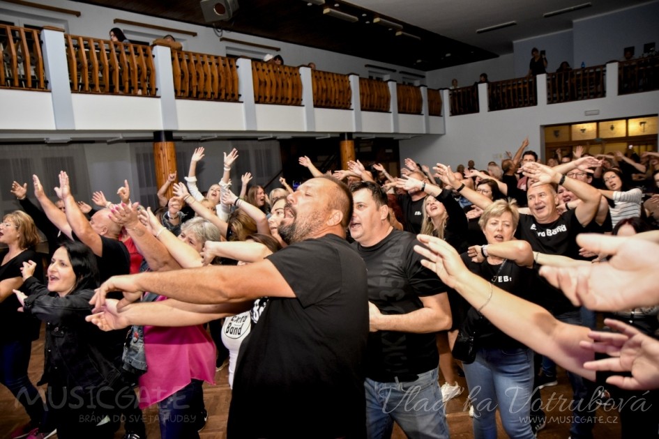 Dveře rock metalového ráje se v KD Mrákov …