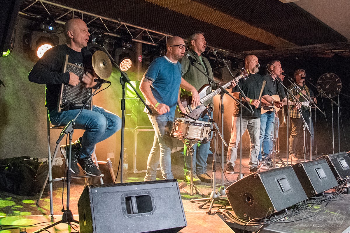 Kapela Děda Mládek Illegal Band