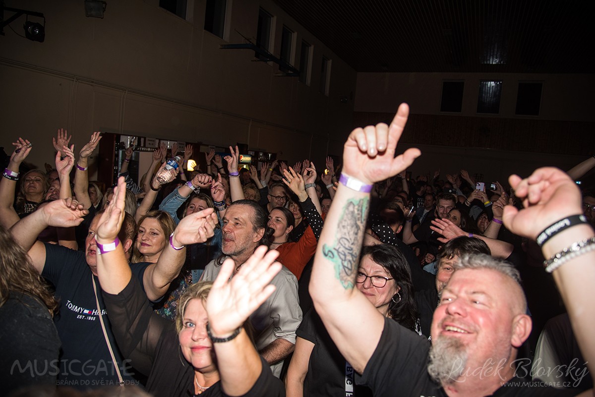 Při koncertě kapely Extra Band revival