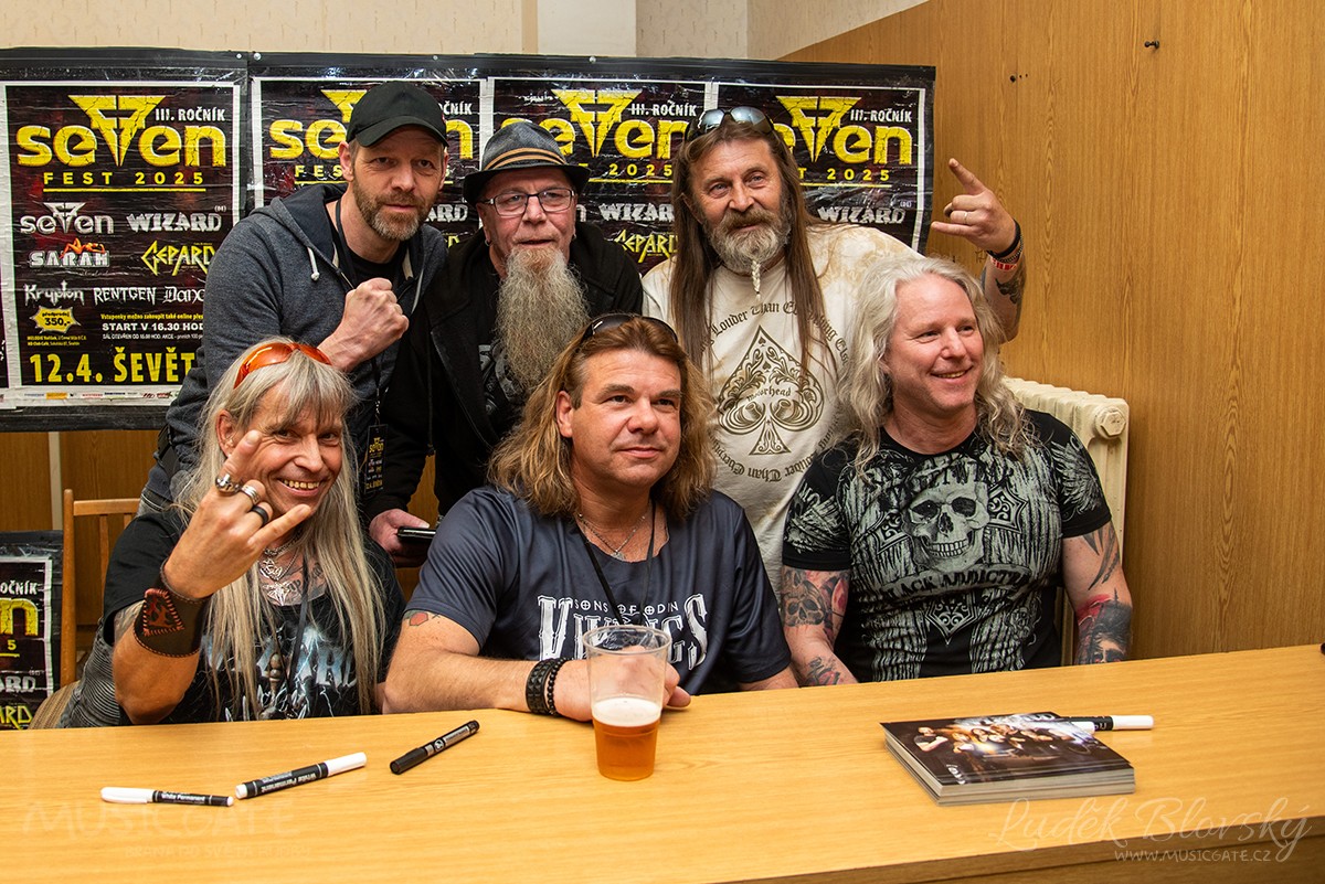 Autogramiáda kapely Wizard (Německo)