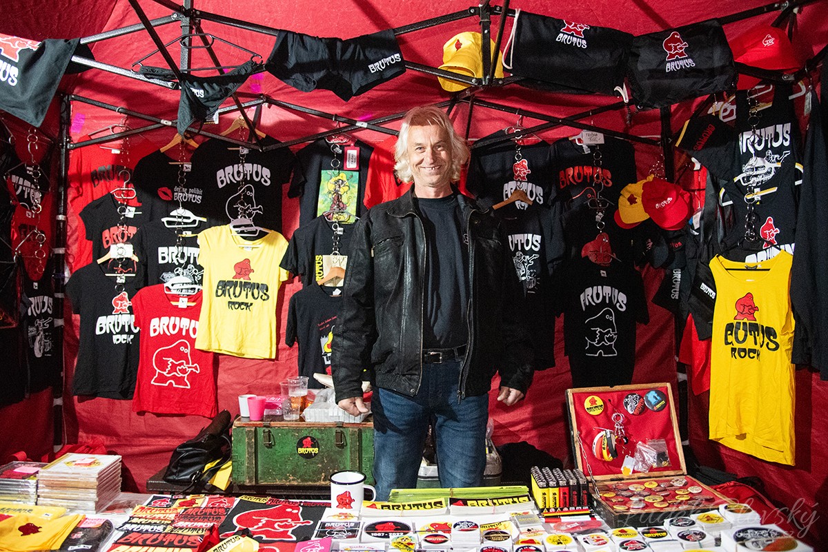 Merch kapely Brutus