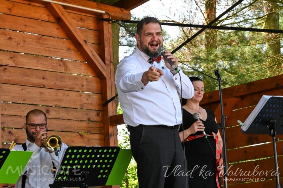 Poté už následovalo první vystoupení nedělního …