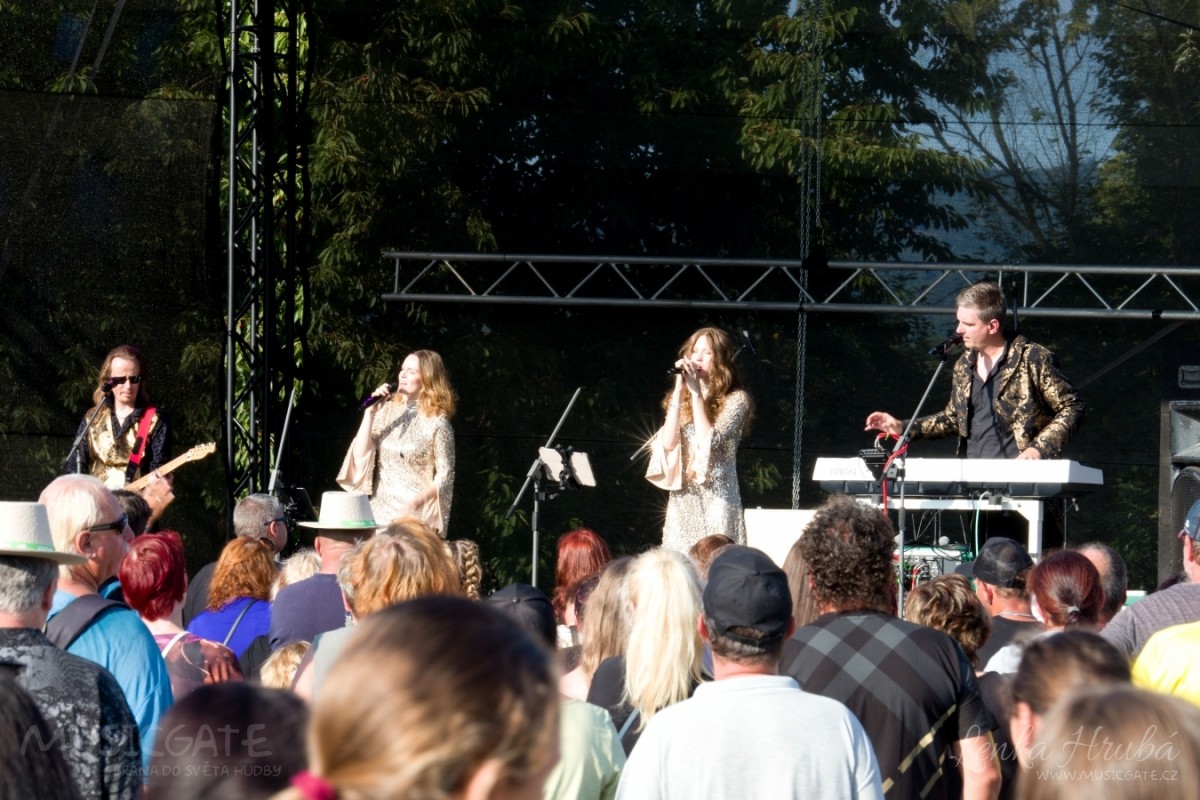 Abba Universe ve Valmezu na Guláš Festu