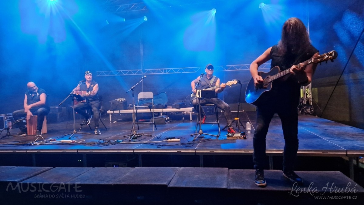Legendy se vrací s frontmanem Petrem Šiškou