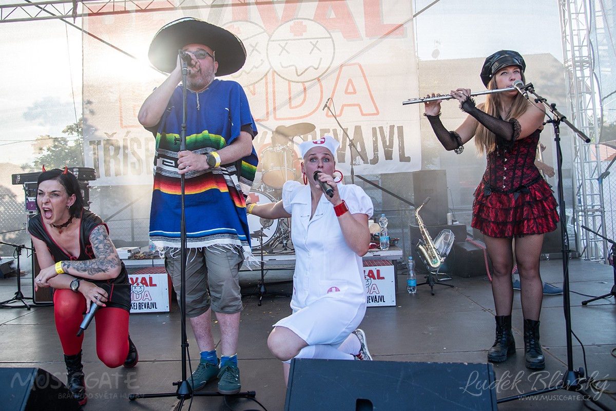 Tři sestry Revival Banda