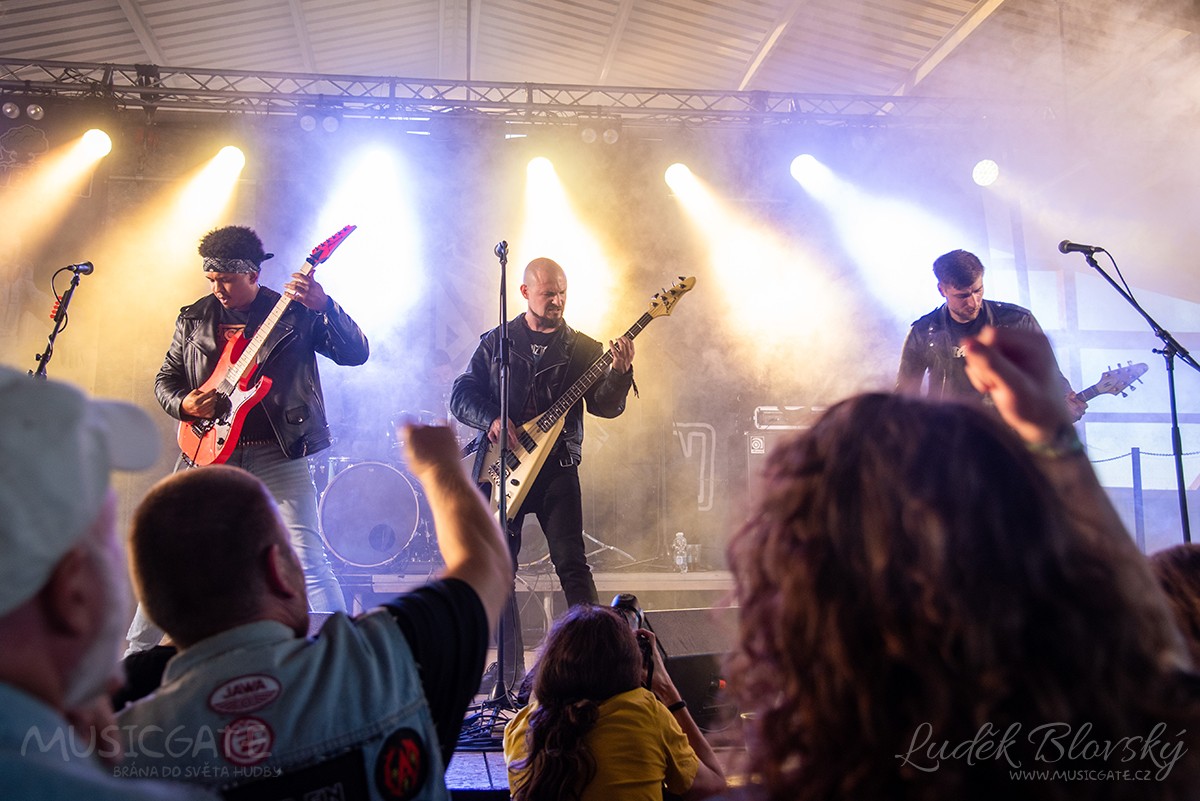 Kapela Laid to Waste