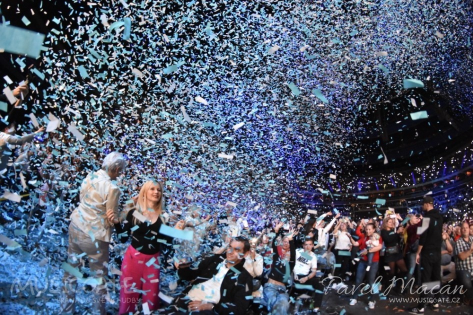 A co říci závěrem? Byl to nádherný večer plný …