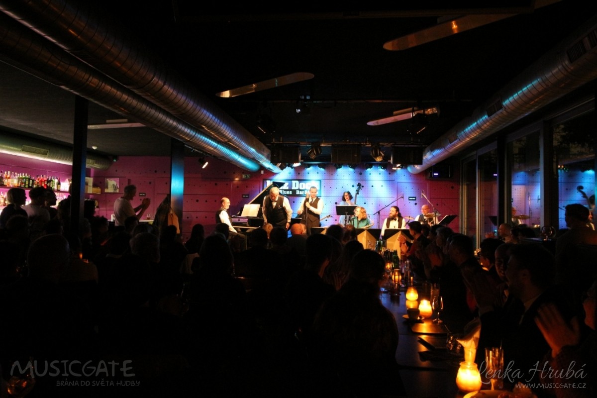 Swing Melody v Jazz Docku