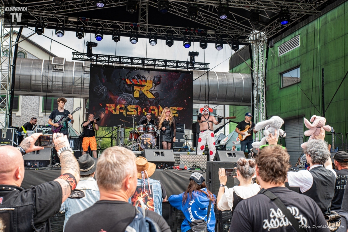 Program koncertu

	Zputnik (punkrock, …