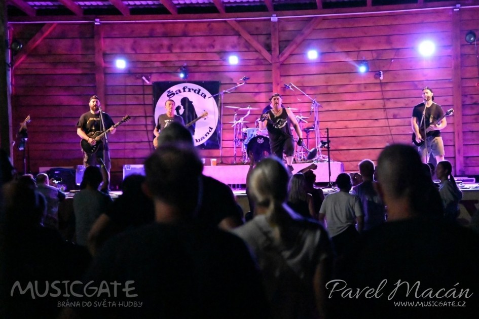 Neváhejme a nenechme si tento speciální večer …