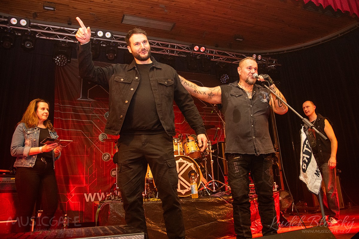 Kapela Katr s grafikem