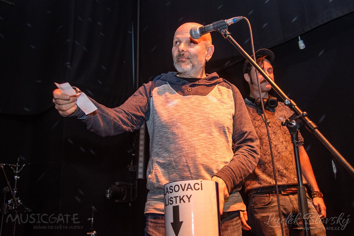 Losování o dva volňásky…