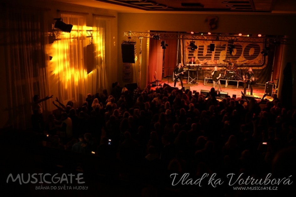 Bohužel i ten nejvydařenější večer musí mít …