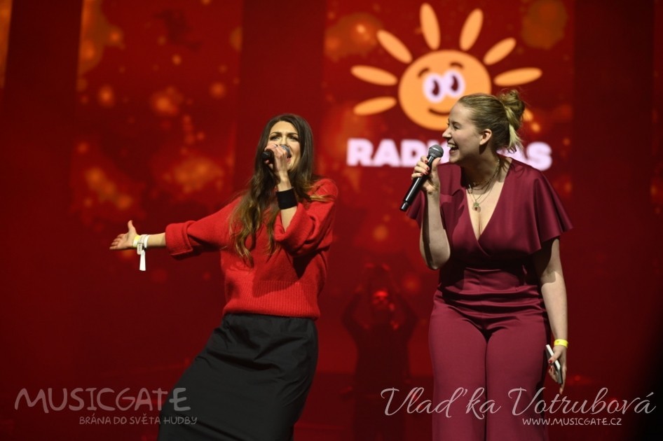 Úsměv na tváři všem 