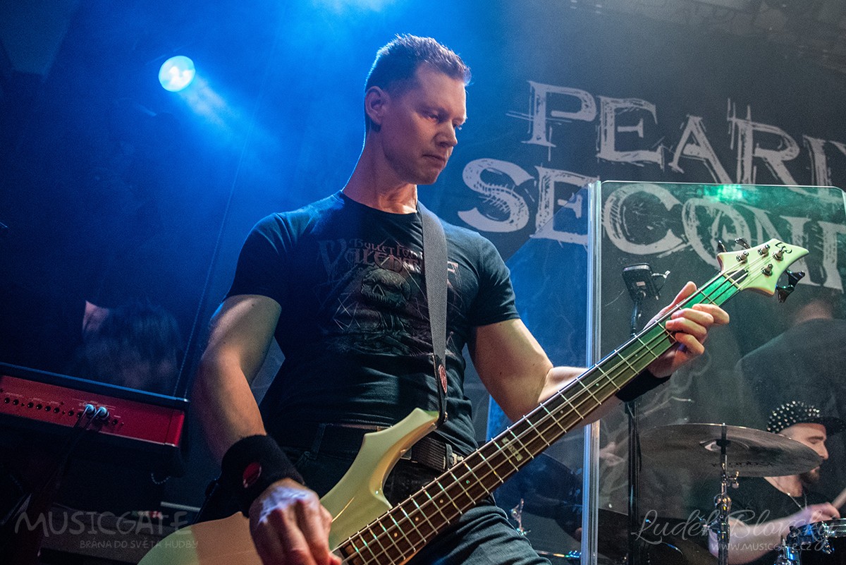 Kapela Pearly Seconds s hosty