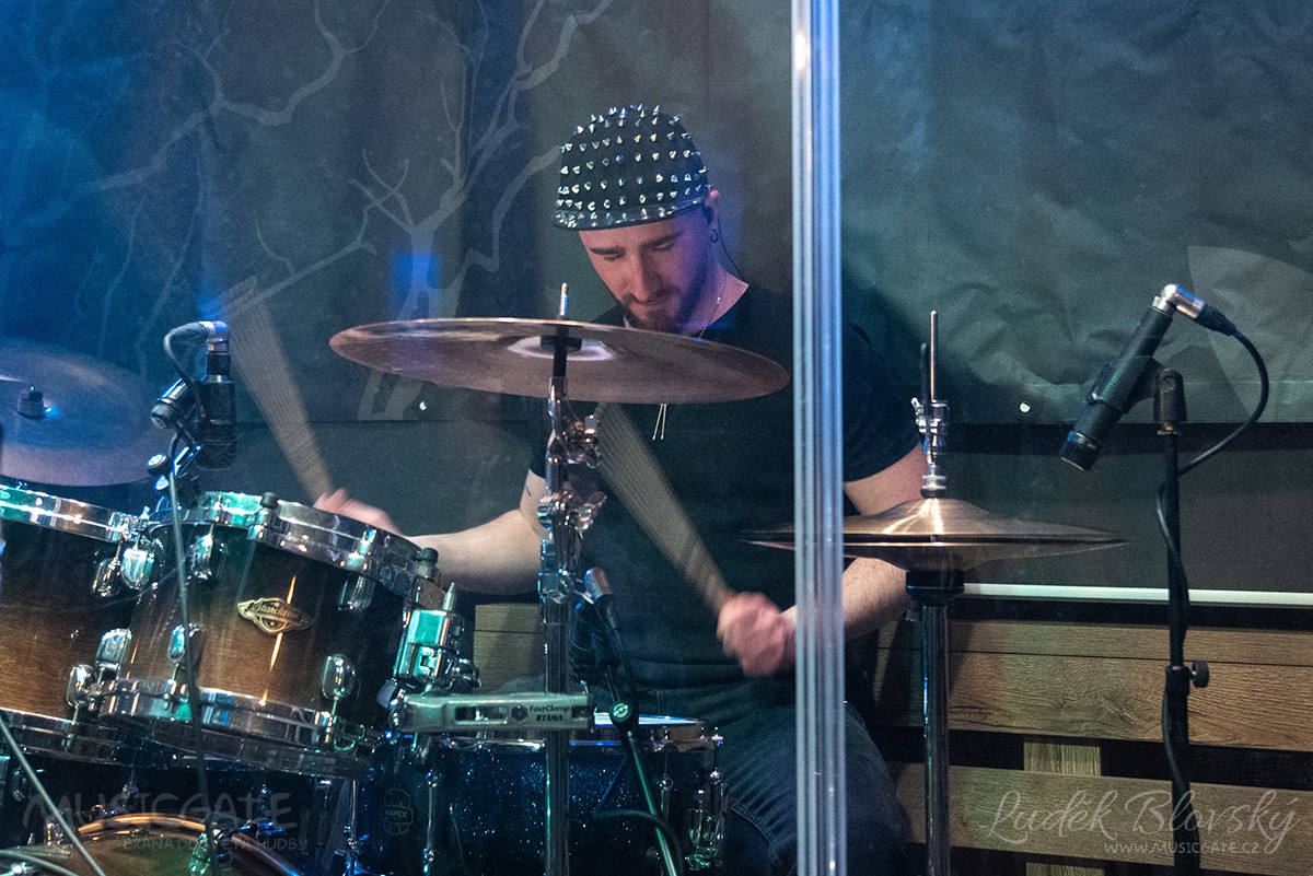 Kapela Pearly Seconds s hosty