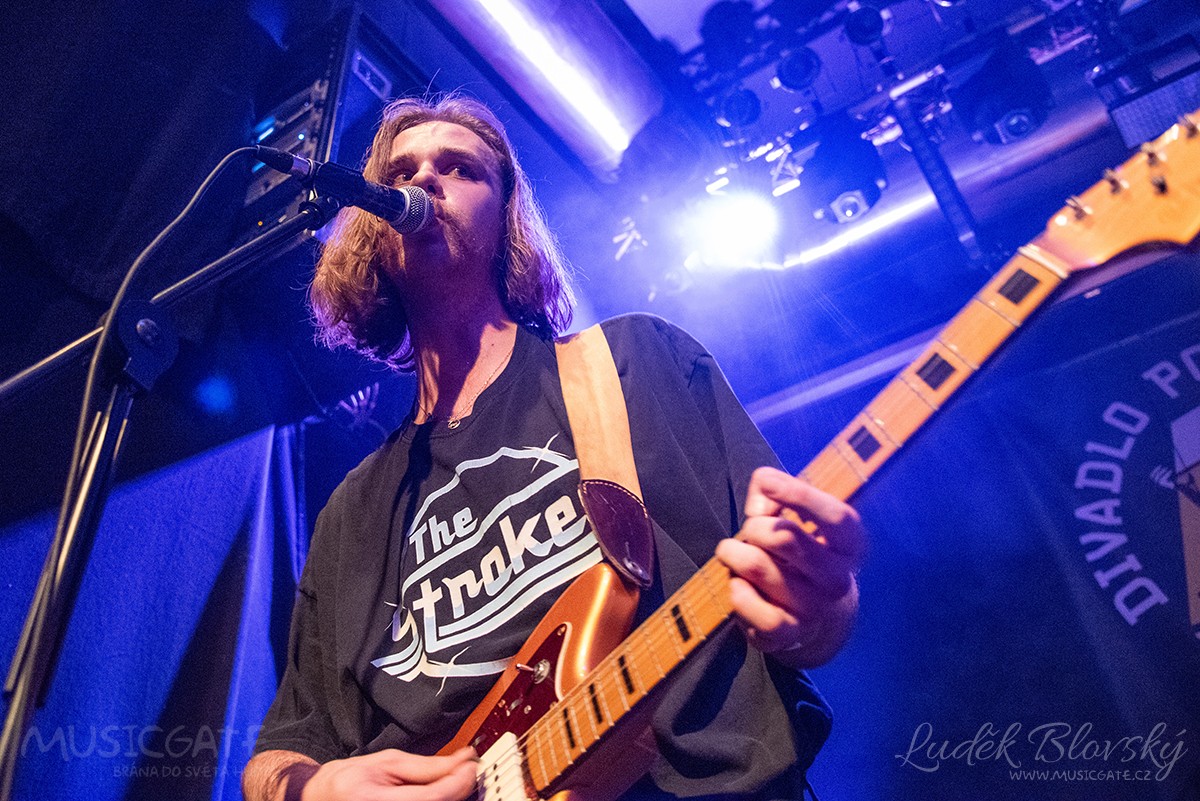 Kapela The Polar Opposites