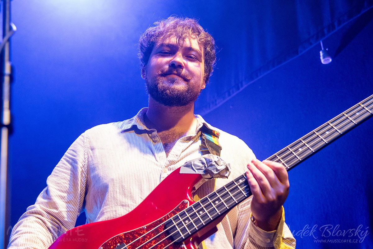 Kapela The Polar Opposites