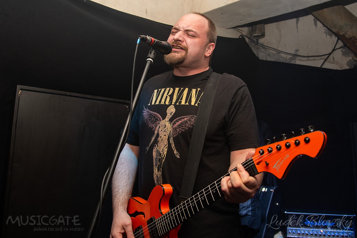 Kapela Nízká úroveň