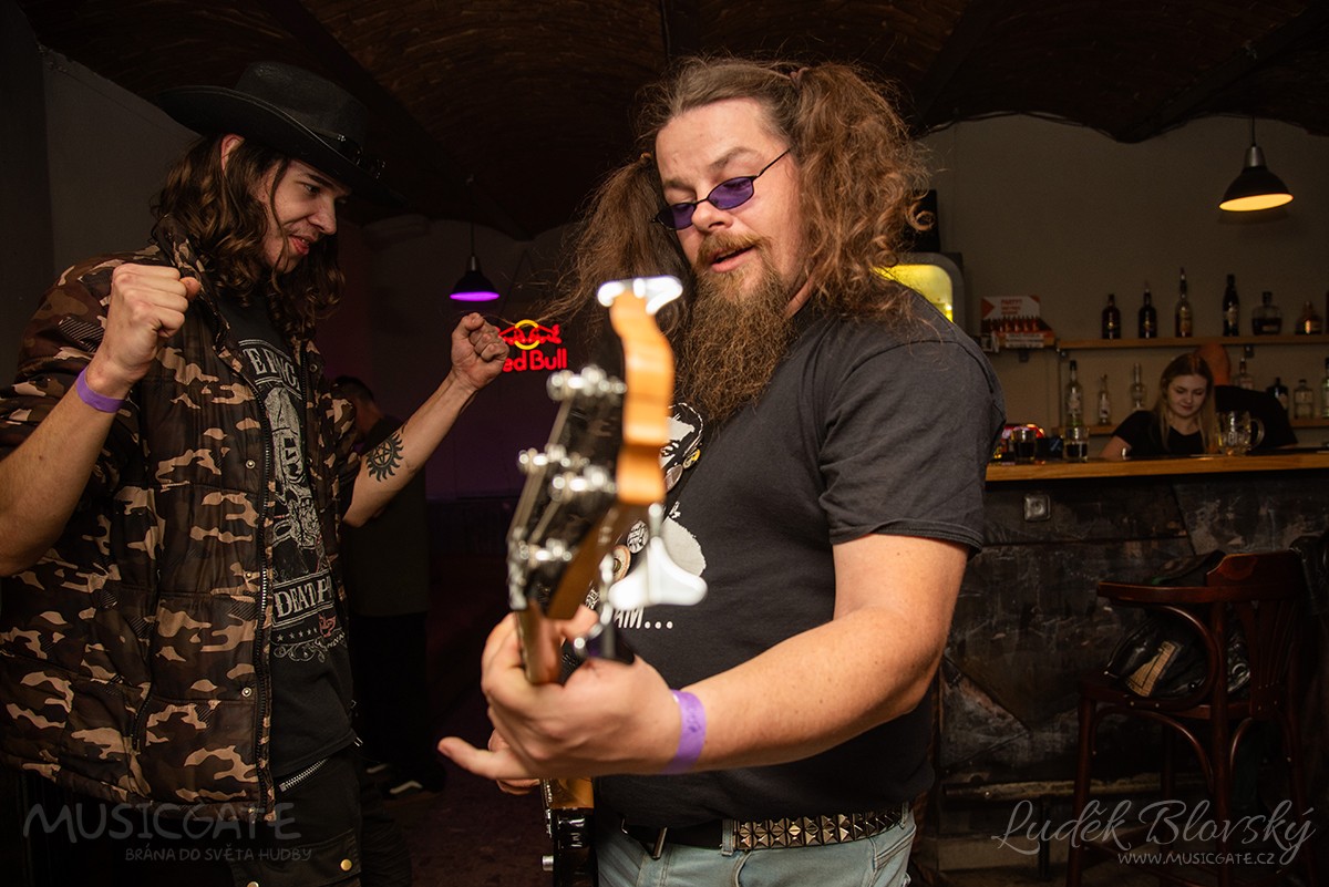 Z koncertu kapely Nízká úroveň