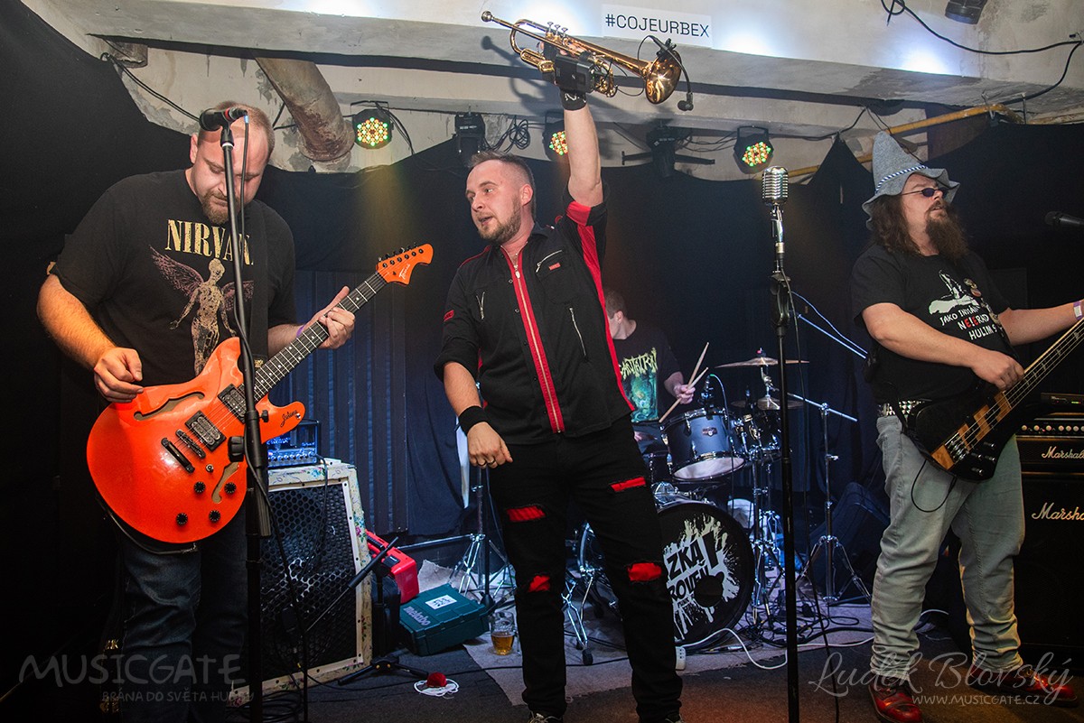 Kapela Nízká úroveň