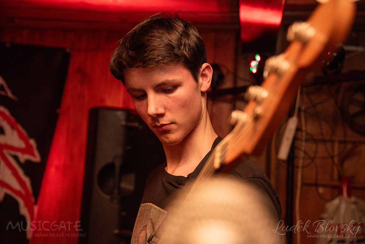 Kapela Shadow of the Abyss