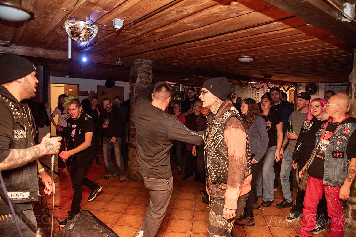 Z koncertu kapely No More Hiroshima