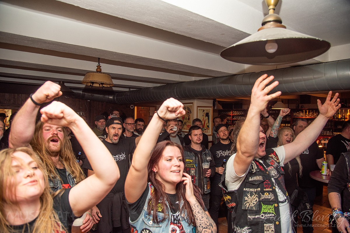 Z koncertu kapely AMKEN (Řecko)