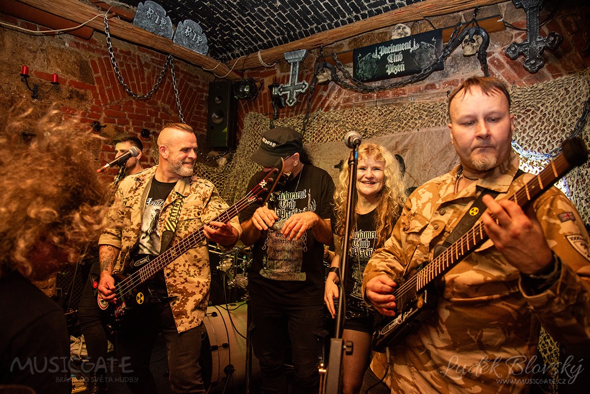 Z koncertu kapely 1000 bombs