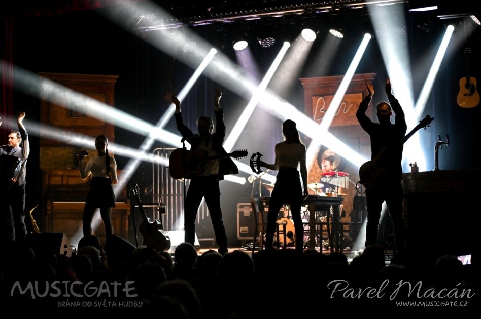 A pak už nás tenhle vzácný bar zásoboval nejen &hellip;