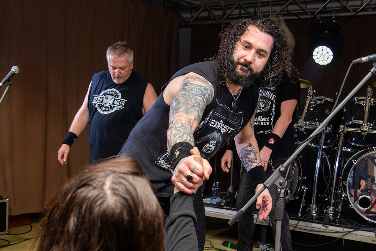 Kapela Debustrol s fans