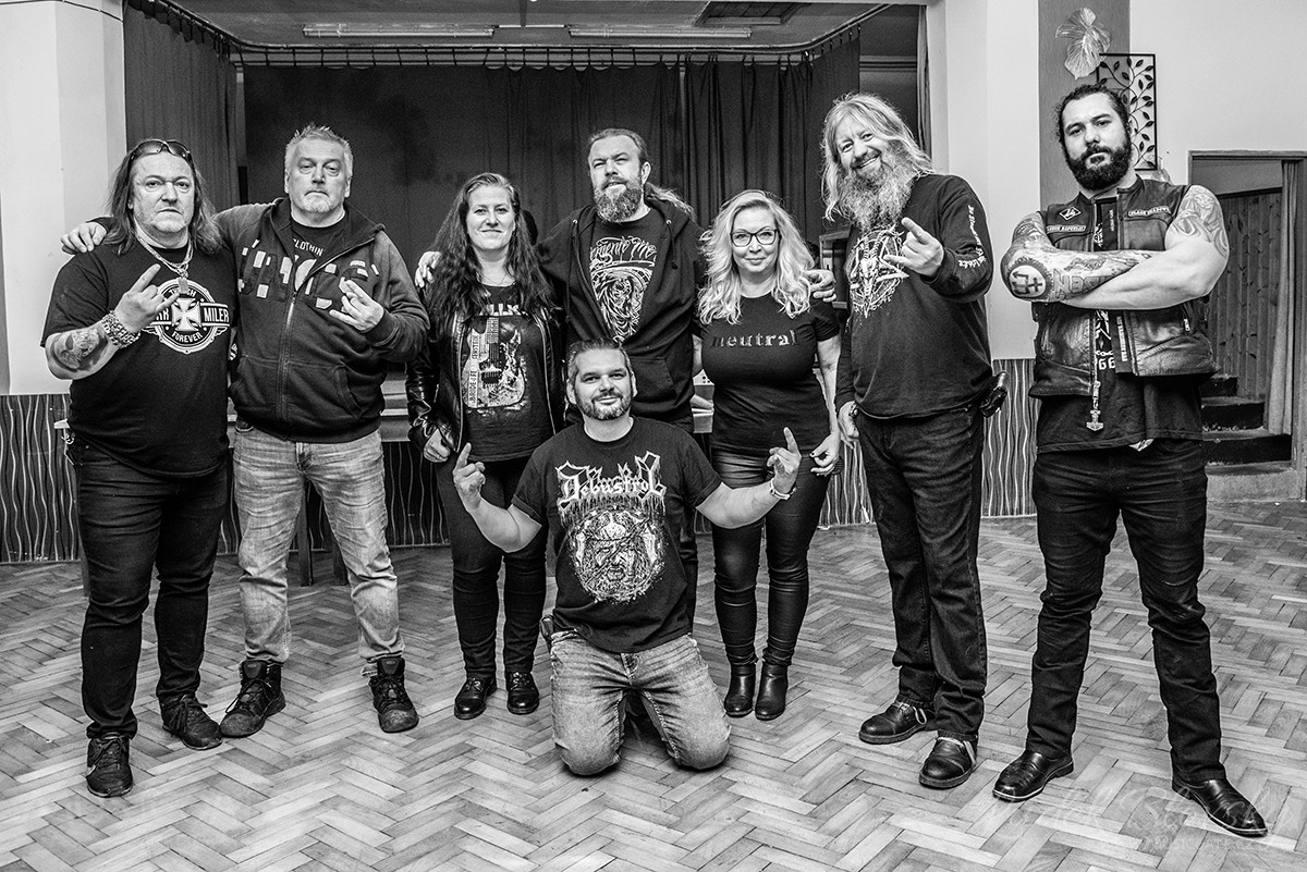 Kapela Debustrol s pořadatelským týmem