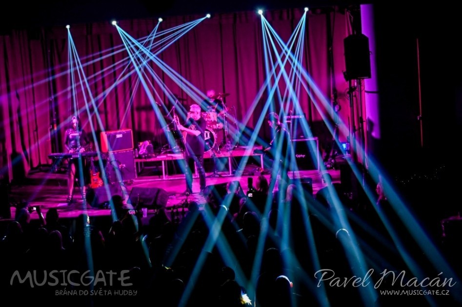 Sborový zpěv s&nbsp;bouřlivým potleskem zněly &hellip;