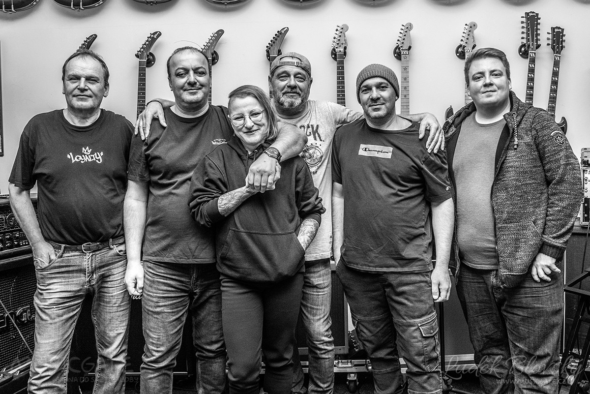 Kapela LORD s manažerkou