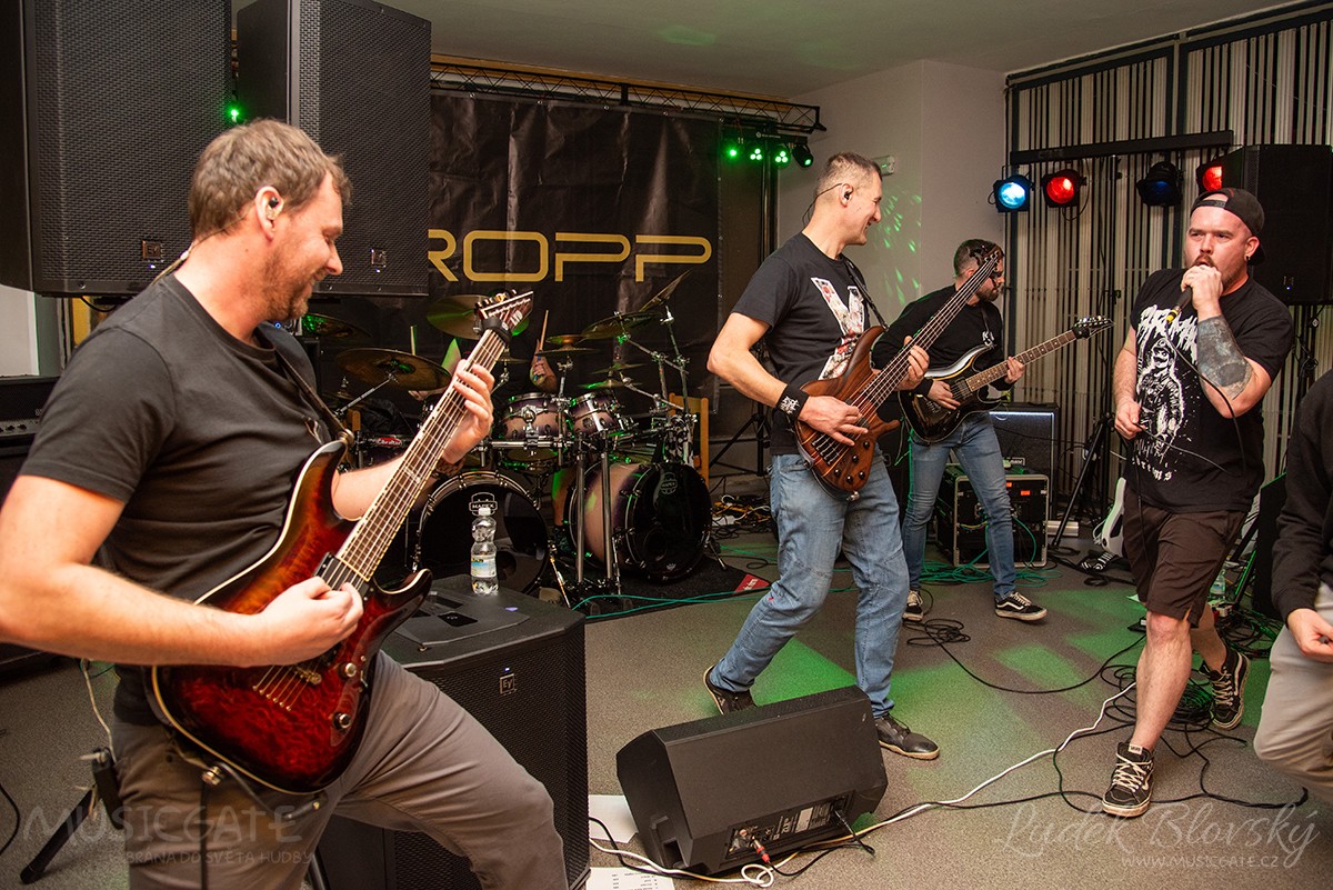 Kapela Something Like